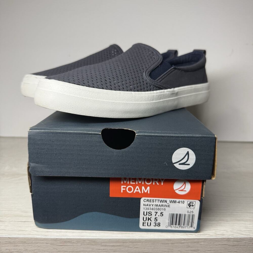 Sperry Women's Crest Twin Gore Perforated Slip On Sneaker Navy Blue Size 7.5M